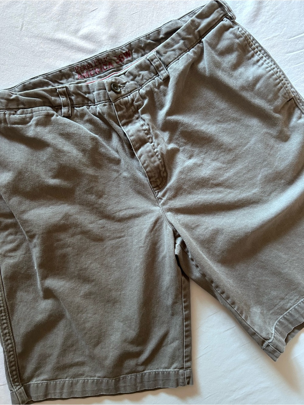 Perry Ellis America Men’s Gray Chino Shorts 38W 10” Inseam Casual